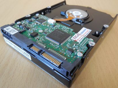Hitachi Deskstar T7K500 HDT725032VLA380 HDD SATA 320GB 3.5 Festplatte 8M* F682