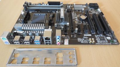 Gigabyte GA-970A-DS3P Rev2.1 Mainboard +Blende AMD 970A Sockel AM3+ DDR3* m1055