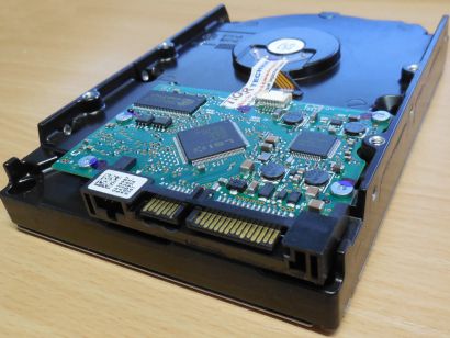 Hitachi Deskstar 7K1000.B HDT721050SLA360 HDD SATA 500GB 3.5 Festplatte 16M*F795