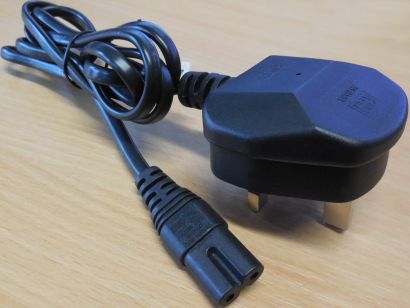 Strom Netz Reise Kabel England UK BS1363 Euro 8 C7 Doppelnute ca. 1,5m 5A*pz1029