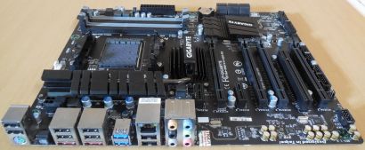 Gigabyte GA-990FXA-UD3 R5 Rev 1.0 Mainboard Sockel AM3+ PCIe DDR3 USB3.0* m1165