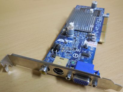 GIGABYTE GV-R92S128T-FS Radeon 9200SE 128MB DDR VGA TV RCA AGP8x Grafikkarte*g52