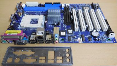 ASRock K7VT4A Pro Rev1.02 Mainboard+Blende Sockel A 462 FSB333 DDR AGP SATA*m633