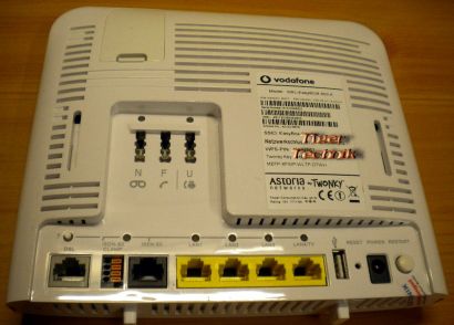 Vodafone DSL-EasyBOX 803 A Router ADSL ADSL2+ 300Mbit WLAN VOIP UMTS USB2* nw358
