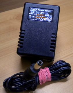 PLUG-IN RWP410205V POWER SUPPLY 5V 350mA 1.75VA Netzteil* nt776