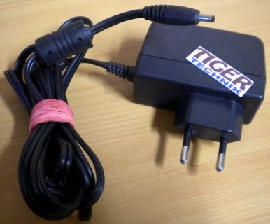 DVE DSA-0131F-05 Switching Adapter 5V 2.5A Netzteil* nt850