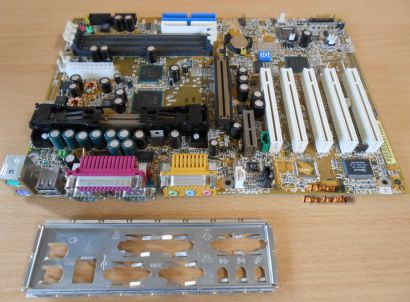Gigabyte GA-6CXC Rev3.1 Mainboard +Blende Slot 1 Intel 820 AGP 4X PCI Audio*m708