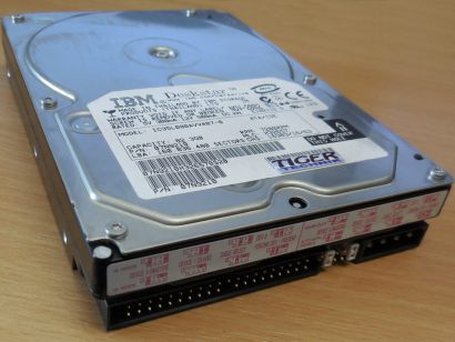 IBM Deskstar 120 GXP IC35L080AVVA07-0 HDD IDE ATA 82.3GB 3.5 Festplatte 2MB*F113