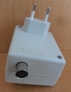 Vivanco ST VZV 15S Splitter TV Zwei Geräteverstärker SAT Verstärker 2x15dB*so619