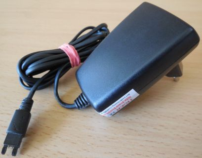 Salcomp 4020078-BV AC DC Adapter 4.9V 450mA Netzteil Sony Ericsson CST-13* nt884