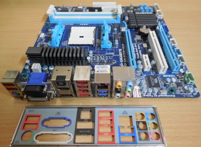 Gigabyte GA-A75M-UD2H Rev1.0 Mainboard+Blende AMD Sockel FM1 DDR3 USB3.0* m816