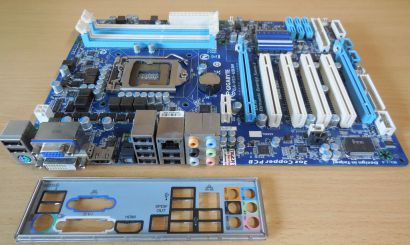 Gigabyte GA-H55-UD3H Rev1.0 Mainboard +Blende Sockel 1156 HDMI DDR3 PCIe* m886