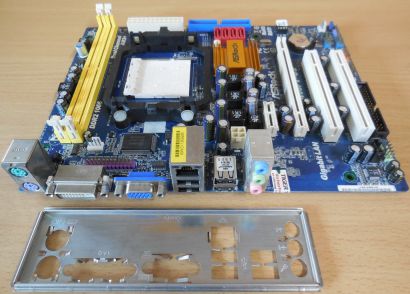 ASRock N68PV-GS Rev1.02 Mainboard +Blende Sockel AM2+ AM2 VGA DVI DDR2 1066*m932