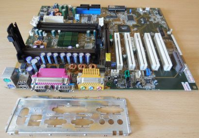 Asus K7V-T Rev1.01 Mainboard + Blende AMD Slot A VIA KX133 SDRAM AGP Audio* m957