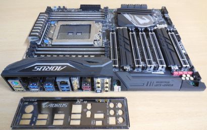 Gigabyte X399 AORUS Gaming 7 Mainboard +Blende AMD Sockel TR4 Threadripper* m975