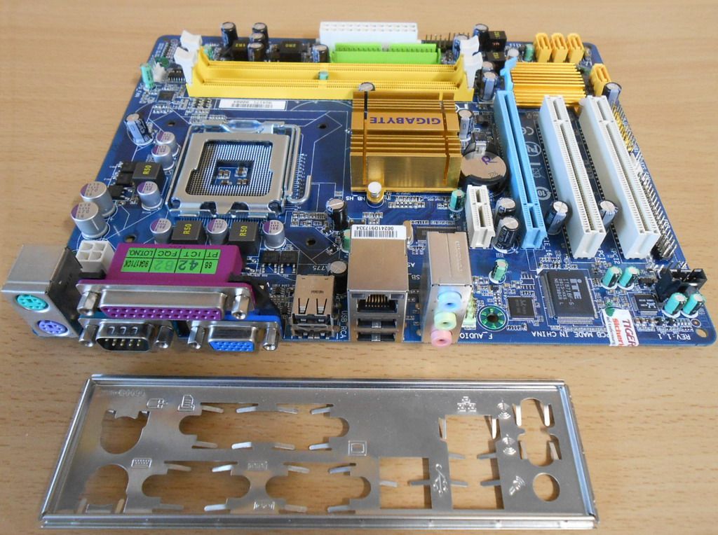 Gigabyte Ga G31m Es2l Rev 1 1 Mainboard Blende So