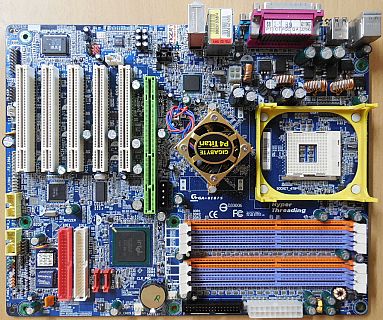 Gigabyte P4 Titan GA-8I875 Mainboard +Blende Sockel 478 AGP 8X SATA DDR* m1067