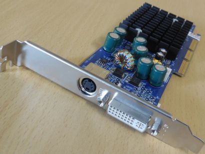 Club 3D CGN-L348TVD nVidia GeForce FX5200 128MB Retro AGP 8X DVI-I TV-Out* g697