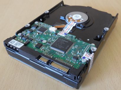 Hitachi Deskstar T7K500 HDT725025VLA380 HDD SATA II 250GB 3.5 Festplatte 8M*F861