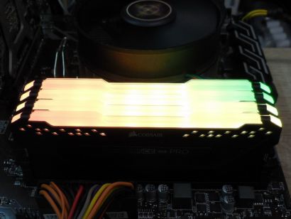 Corsair Vengeance RGB PRO CM4X16GC3200C16W4 PC4-25600 16GB DDR4 3200MHz* r1052