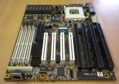 Soyo 5TD2 AT Mainboard Sockel 7 EDO-RAM 4x PCI 4x ISA 2x IDE uvm.* m140