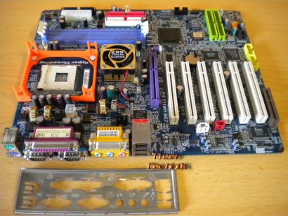 Gigabyte GA-8PE667 Ultra2 Mainboard + Blende P4 Titan Sockel 478* m169