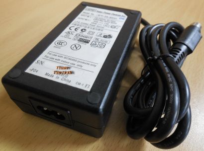 APD Asian Power Devices DA-30C01 AC DC 12V-5V Adapter 4x Pin Stecker* nt477