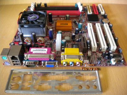 PC Chips M825CLU V5.2C mit Blende + CPU AMD Pro 1400+ OnBoard VGA LAN Audio*m632