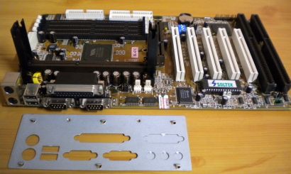 Soltek SL-67C Mainboard +Blende 2x ISA Slot 1 VIA 693 Chipsatz AGP PCI USB* m692