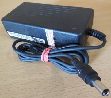 F1650 AC Adaptor 14-22V 45W MAX or 8-20V 2.2A Netzteil* nt630