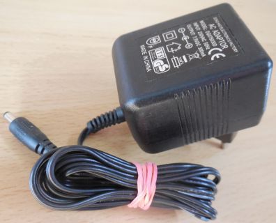 Dong Hao Electronics Factory DG075030D AC Adaptor 7.5Vdc 300mA Netzteil* nt877