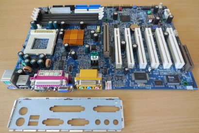 Gigabyte GA-6OXM7E Rev2.0 Mainboard +Blende Intel Sockel 370 AGP PCI VGA* m838