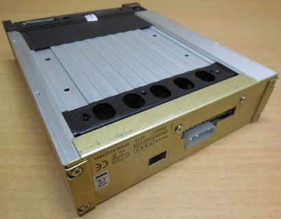 JJ JouJye ST-135 Festplatten Wechselrahmen 5,25 auf 3,5 Zoll SATA I II III*pz530