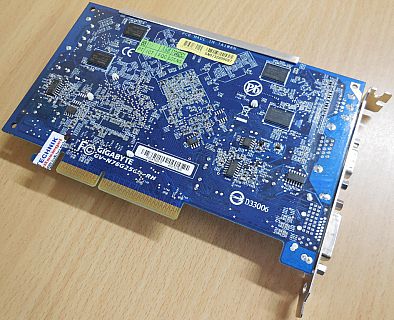 GIGABYTE GV-N76G256D-RH GeForce 7600 GS 256MB 128Bit DDR2 AGP8x DVI VGA VIVO*g30