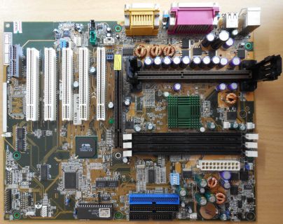 Asus K7V-T Rev1.01 Mainboard + Blende AMD Slot A VIA KX133 SDRAM AGP Audio* m957