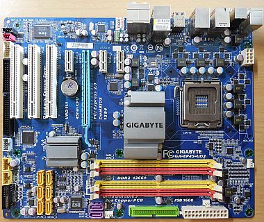 Gigabyte GA-EP45-UD3 Rev1.0 Mainboard +Blende So775 P45 FSB1600 DDR2 PCIe*m965