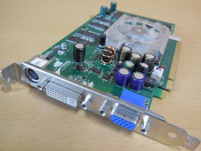 FUJITSU S26361-D1653-V54 nVIDIA Quadro FX 540 CAD PCIe 128MB VGA DVI-I VIVO*g521